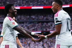 Mbappe ve Vinicius, Ceuta destek tişörtlerini mesaj okunmayacak şekilde giydi