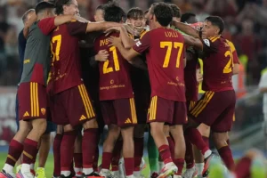 Roma, Fenerbahçe maçında Türkiye'de yasaklı sponsorunun yerine Nepal mesajı taşıyacak