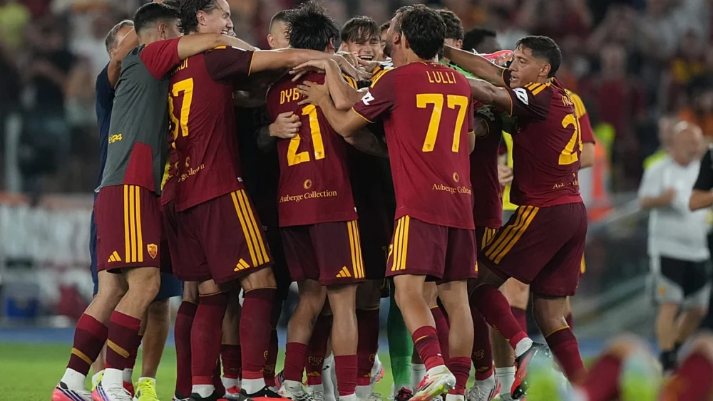 Roma, Fenerbahçe maçında Türkiye'de yasaklı sponsorunun yerine Nepal mesajı taşıyacak