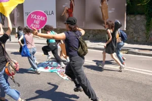 AB, Türkiye'deki LGBTİ+ operasyonlarından “endişeli”
