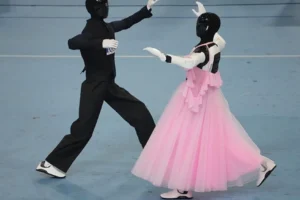 İnsan partnerli dansçı robotlar America’s Got Talent finaline çıkıyor