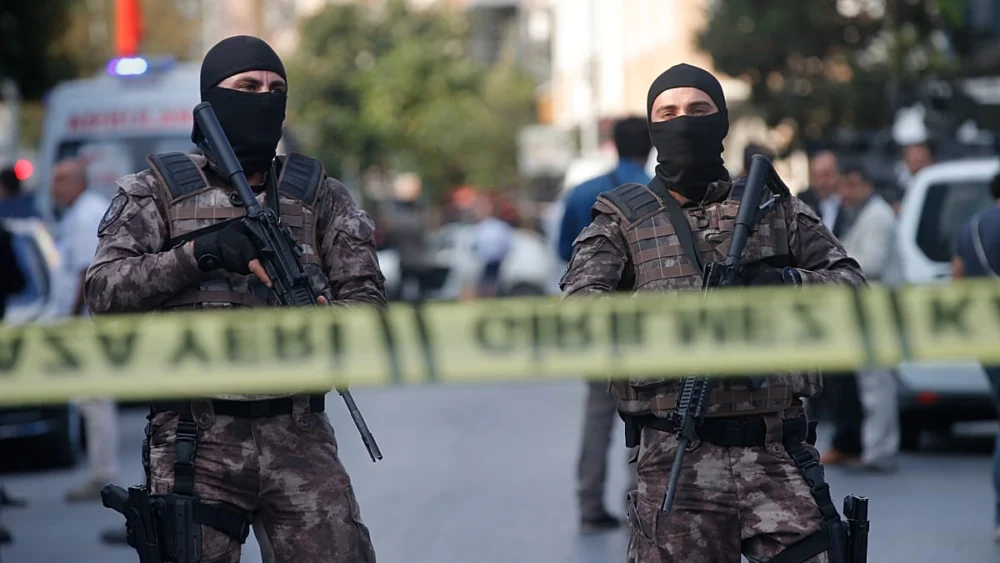Maltepe'de silahlı kavga: 2 kişi hayatını kaybetti, 1 kişi ağır yaralandı