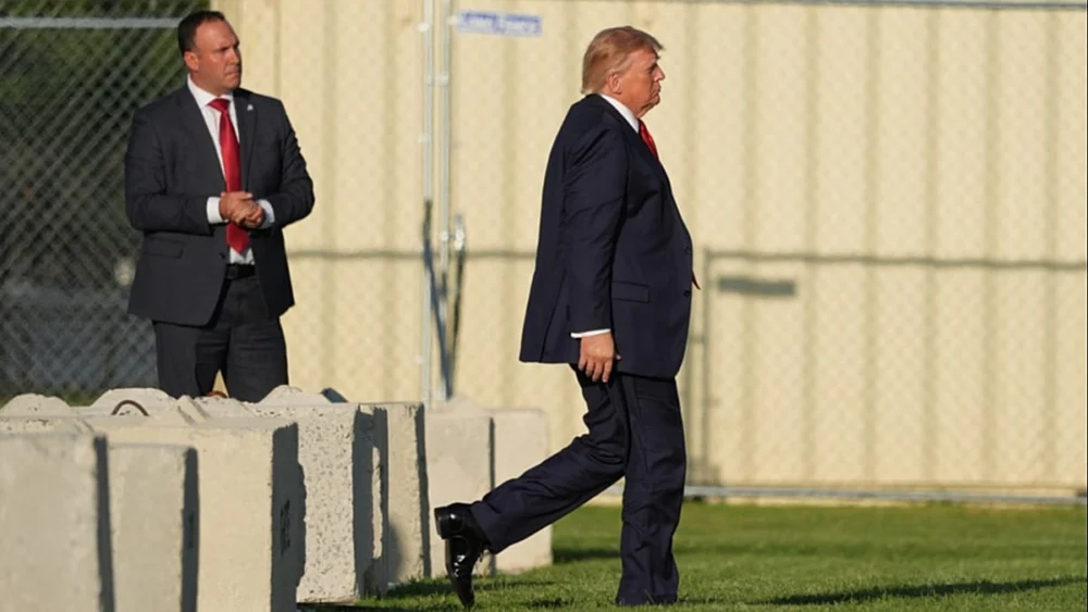 Trump’ın yeni kararı sonrası CNN, MS NOW ve Politico muhabirleri Beyaz Saray’a alınmadı