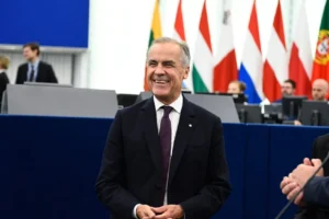 AB-Kanada: Avrupa Parlamentosu'nda Mark Carney'e ayakta alkış