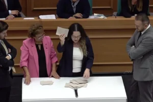 Üsküdar Belediyesi AK Parti'ye geçti: Dündar Ziya Gültekin kazandı