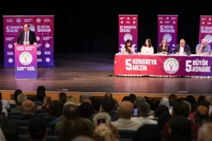 DEM Parti ertelenen kongresini yaptı: Hatimoğulları ve Bakırhan yeniden Eş Genel Başkan