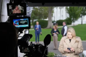 CNN, MS NOW ve Politico, mahkeme kararının ardından Beyaz Saray'a döndü