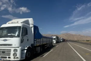 Türkiye-İran sınırında kamyonlar kuyruk oluşturdu: Bekleme süresi günleri buluyor