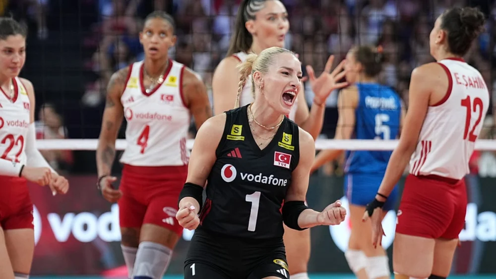 A Milli Kadın Voleybol Takımı, Sırbistan'ı geçerek finale yükseldi