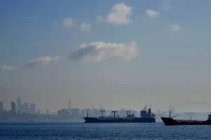 Silivri açıklarında iki ticari gemi çarpıştı: Gemilerden birinin battığı düşünülüyor