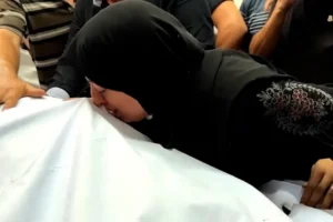 İsrail hava saldırısında Gazze'de en az 5 Filistinli yaşamını yitirdi