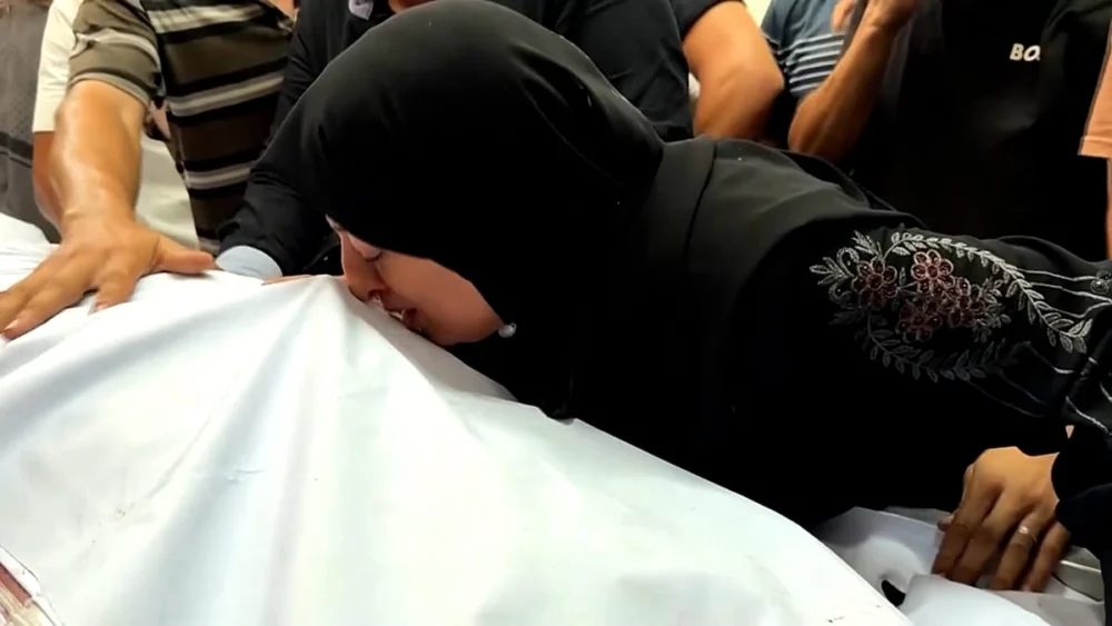İsrail hava saldırısında Gazze'de en az 5 Filistinli yaşamını yitirdi