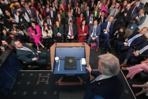 CNN, MS NOW ve Politico, Beyaz Saray'a giriş engeli nedeniyle Trump yönetimine dava açıyor