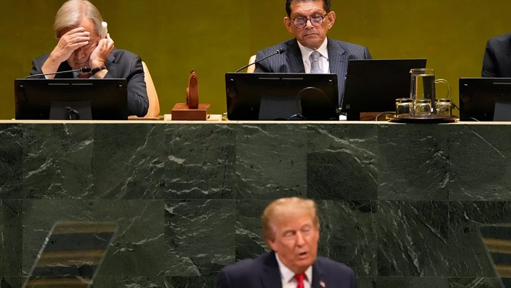 Ölümcül robotlar mı süper zekâ mı: Trump ve liderler yapay zekâda karşı karşıya