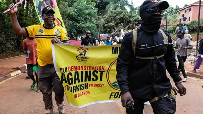 Uganda ordusu: "Türkiye ile askeri iş birliğini askıya aldık"
