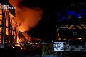 Rus İHA'lar Zaporijya'da alışveriş merkezini vurdu