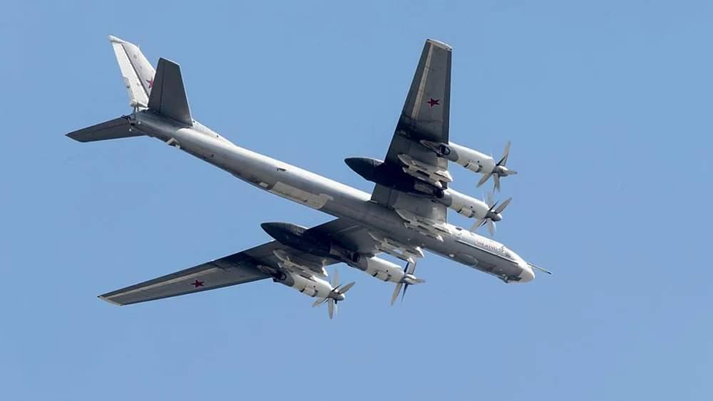 Nükleer kapasiteli Rus bombardıman uçağı eğitim sırasında düştü: 6 mürettebat öldü