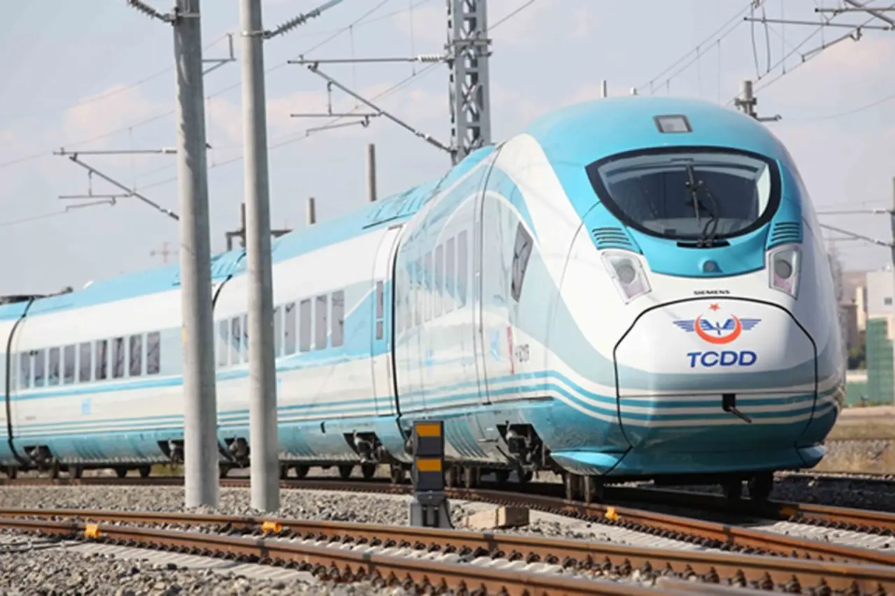 BTS İzmir Şube: Demiryolu ulaşımı kâr hesabına indirgenebilecek bir hizmet değil