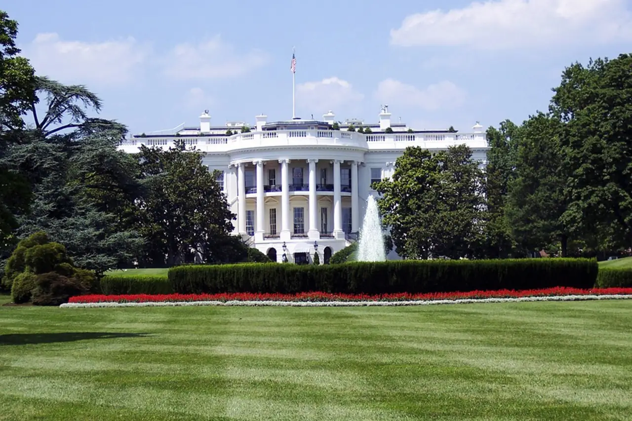 Federal yargıç Trump’ın CNN, MS Now ve Politico’ya yasağı kaldırdı: CNN, MS Now muhabirleri görevlerine döndü, Politico muhabiri engellendi