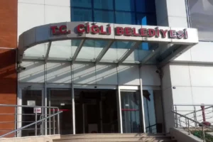 Çiğli’de 'AKP’ye geçiş' iddiasına ortak açıklama: 'AKP’ye geçmek gibi bir düşüncemiz, kararımız veya girişimimiz yoktu'