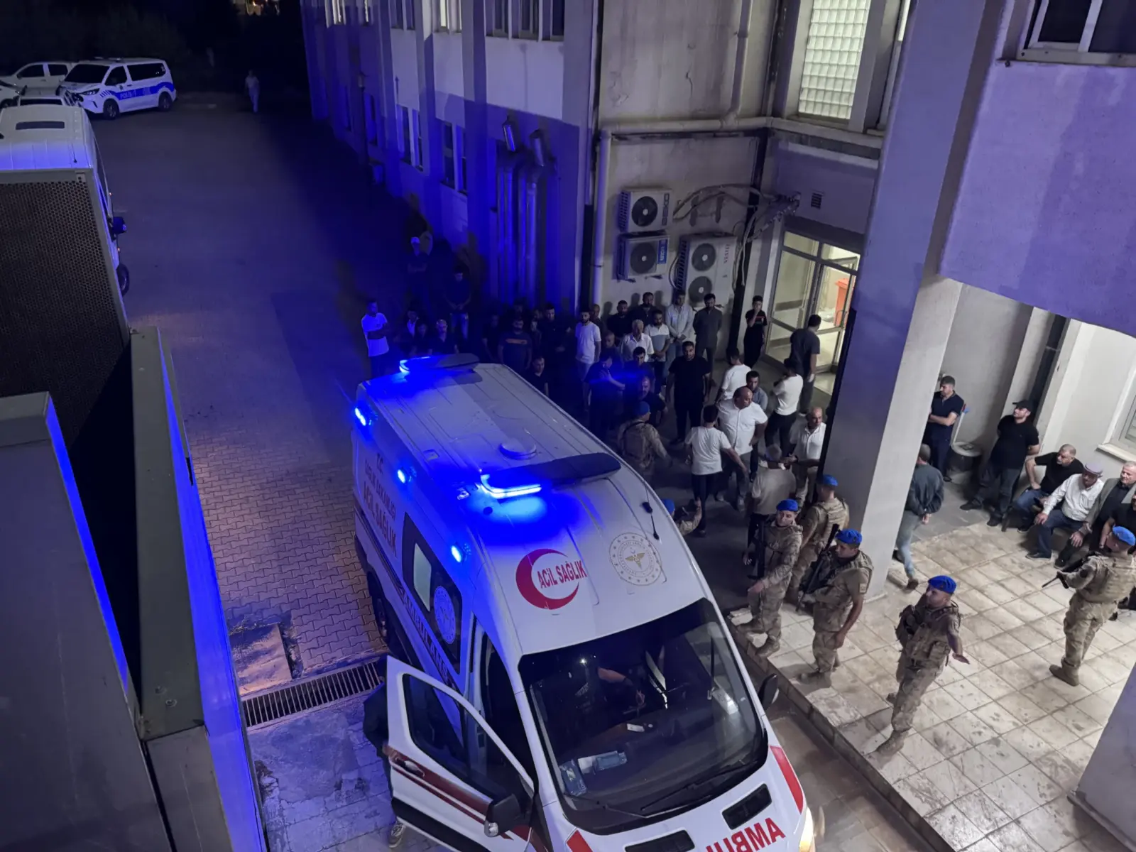 Siirt'te otomobilin çarptığı 2 genç öldü
