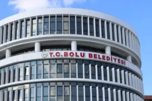 7 ilde 22 gözaltı: Bolu Belediyesi’ne “hayalet araç” operasyonu düzenlendi
