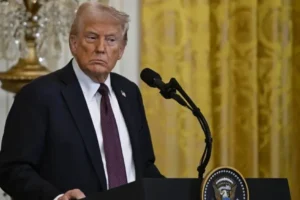 Trump, İran'ın misilleme yapması halinde 'daha büyük' saldırılar düzenleyeceklerini açıkladı