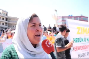 Kobani’de halk Kürtçe için ayakta: ‘Dilimizden vazgeçmeyiz, kararı reddediyoruz’