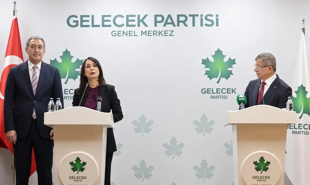 DEM Parti’den Davutoğlu’na destek: ‘Siyasetçilere düşünceleri nedeniyle soruşturma açılması doğru değil’