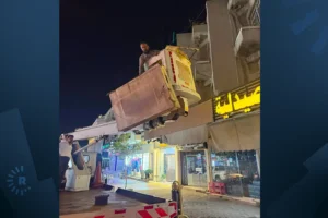 Erbil Belediyesi harekete geçti: Kürtçe içermeyen 20 tabela indirildi