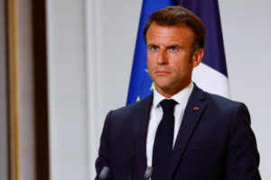Macron’dan sosyal medya eleştirisi: Her şeye bakarken hiçbir şey görmeyebiliriz