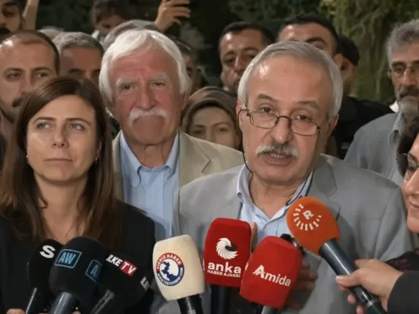 Selçuk Mızraklı’dan Rûdaw’a: Öcalan barışın ‘Besmelesini’ ve ‘Fatihasını’ okudu