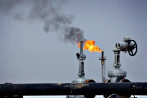 Petrol fiyatları 100 dolara dayandı: Ortadoğu gerilimi piyasaları sarstı