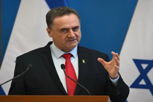 İsrail Savunma Bakanı İran'a saldırı tehdidini yineledi
