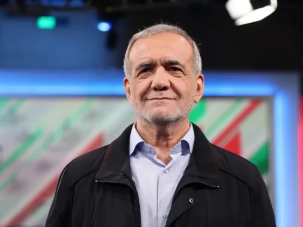 Pezeşkiyan, Hürmüz Boğazı'nın ABD'nin abluka ve saldırılarını durdurması halinde açılacağını belirtti