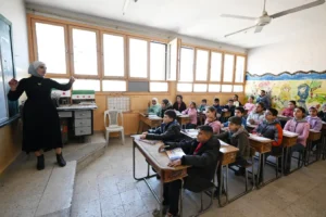 Suriye'de her 5 kişiden biri okuma yazma bilmiyor: 2,5 milyon çocuk eğitim dışında