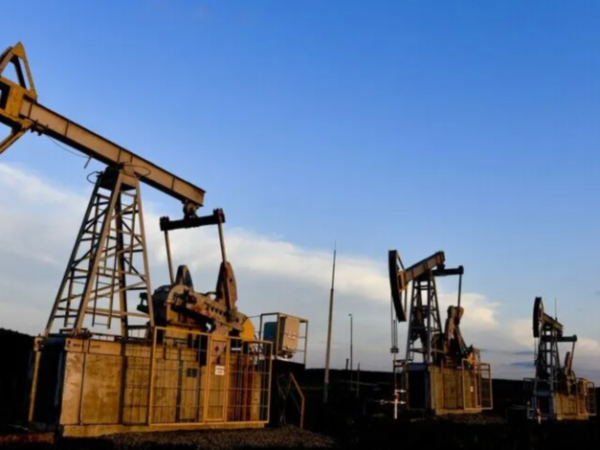 Petrol arzı kesintisi endişesiyle Brent petrol 107,52 dolara yükseldi