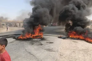 Deyrezor'da maaş ve akaryakıt protestosu