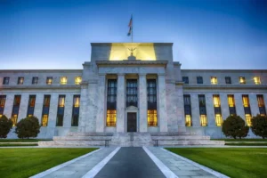 Fed, Temmuz 2023'ten bu yana ilk kez faiz artırımına gitti