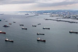 RAPOR: ABD'nin güvenli koridoru Hürmüz Boğazı'ndaki petrol ihracatını canlandırdı