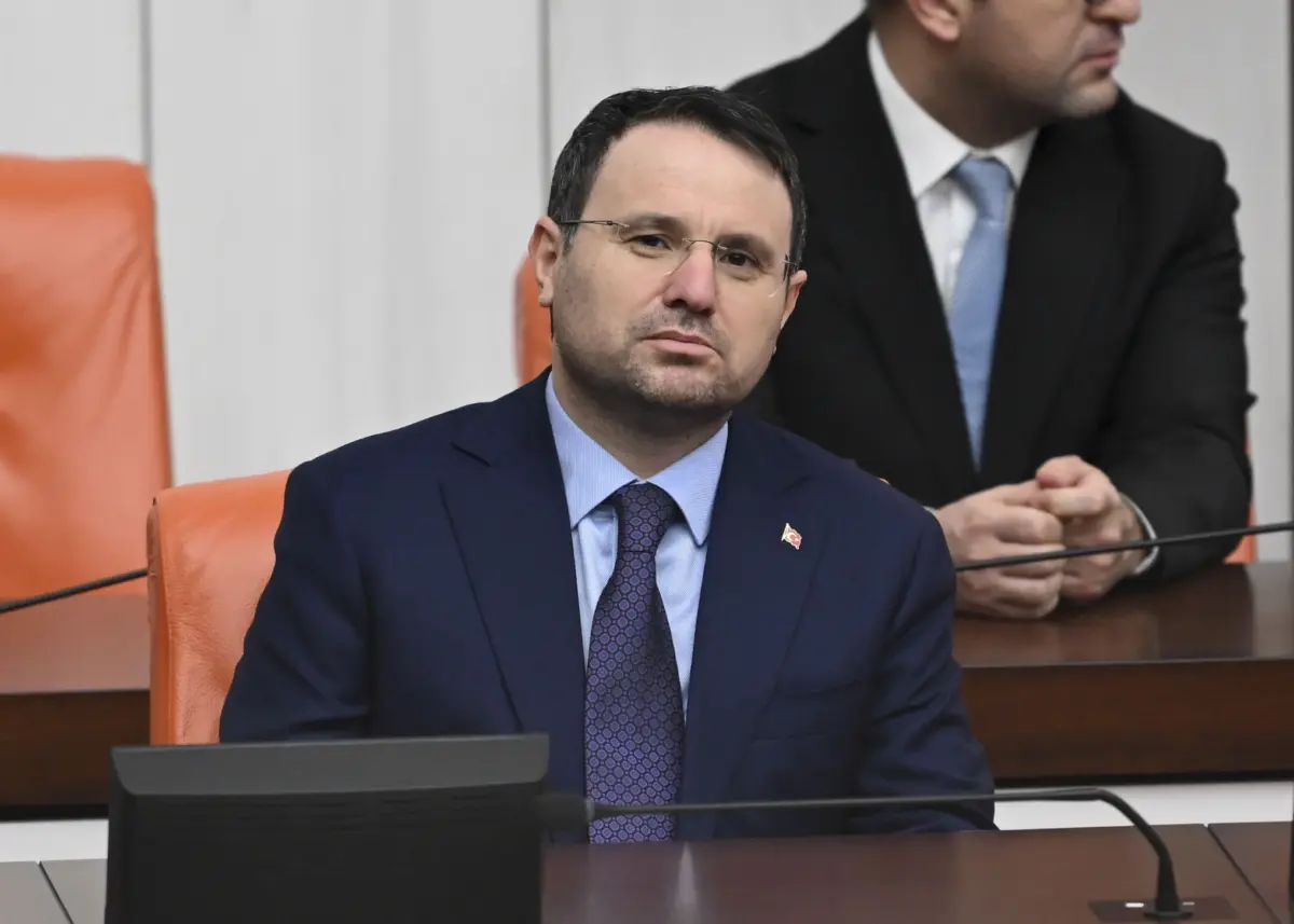 Bakan Gürlek: İki faili meçhul cinayet aydınlatıldı