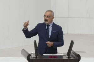 Sırrı Sakık Demirtaş’ı ziyaret etti: Arkadaşlarımızın özgürlüğü ‘çerçeve yasaya’ bağlanmamalıdır