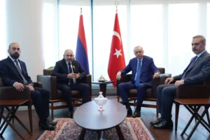 Erdoğan, Ermenistan Başbakanı Paşinyan'ı kabul etti