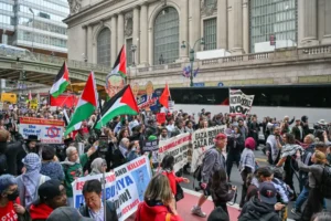 Netanyahu, New York’ta binlerce kişi tarafından protesto edildi