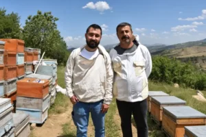 Şırnak'ta ürettiği bal, Paris'ten sonra Londra'dan da altın madalya kazandı