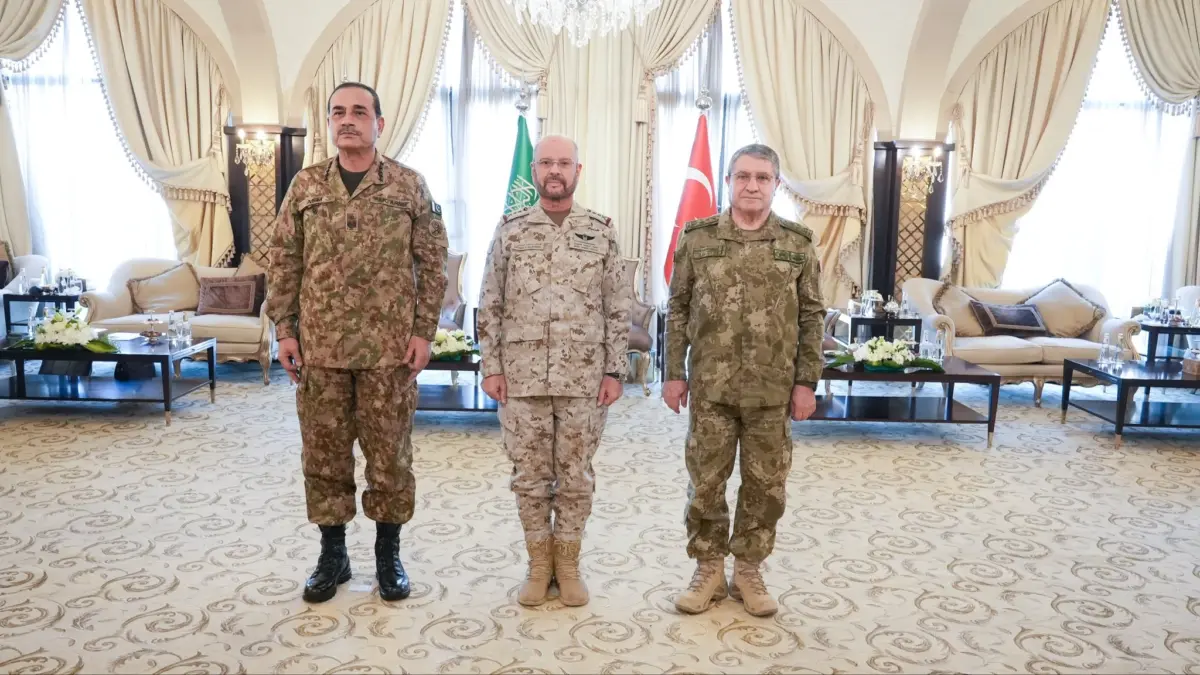 Türkiye, Suudi Arabistan ve Pakistan genelkurmay başkanları Riyad’da buluştu