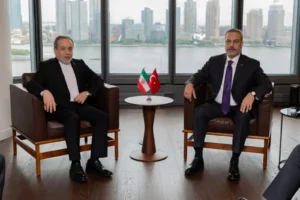 Hakan Fidan, İranlı mevkidaşı Erakçi ile görüştü