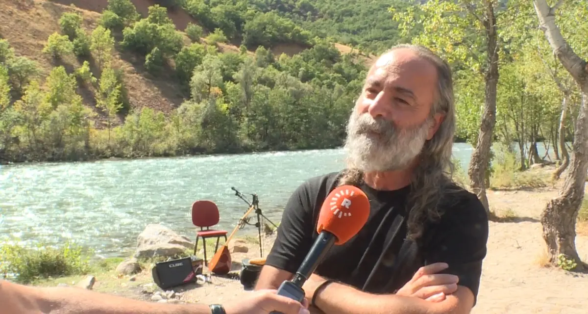 Dersim'de Kırmancki türküler söyleyen sanatçıya müzik yasağı!