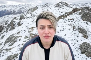 İran’da yaralı göstericileri motosikletiyle taşıdığı için kadın protestocuya idam cezası verildi