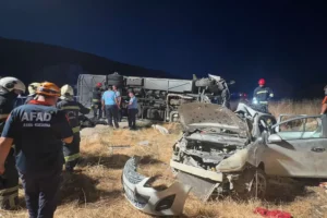 SONDAKİKA - Antep'te feci kaza: Ölü ve yaralılar var